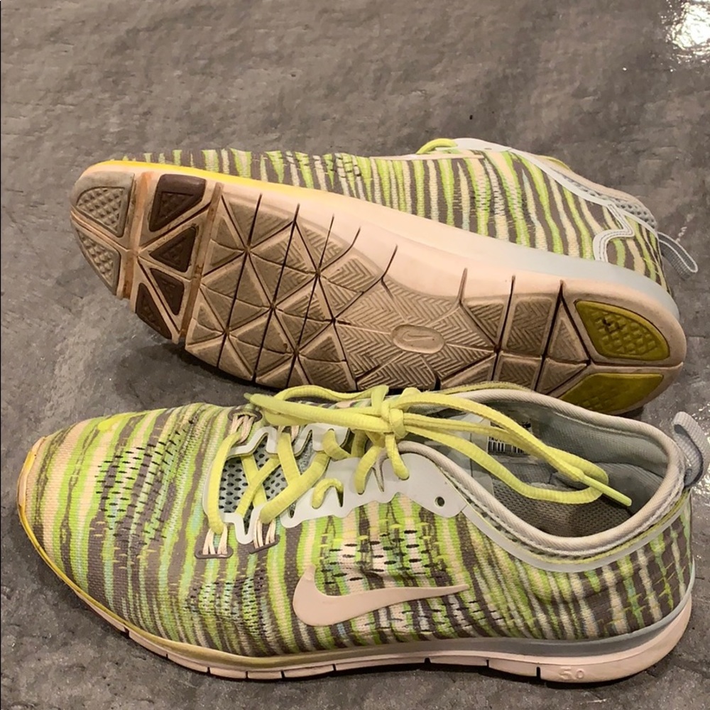 Nike green shoes 7.5